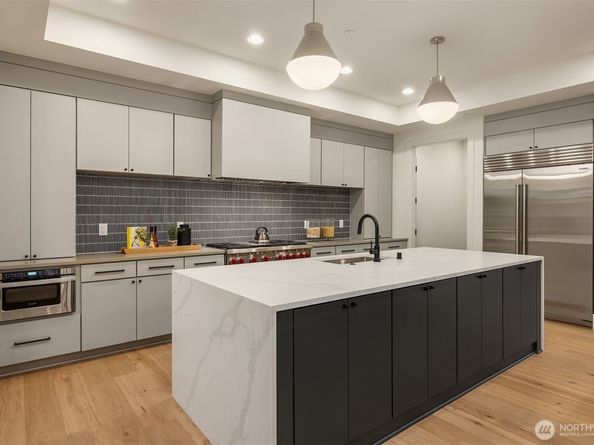 627 155th Avenue SE, Bellevue WA 98007