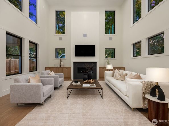 627 155th Avenue SE, Bellevue WA 98007