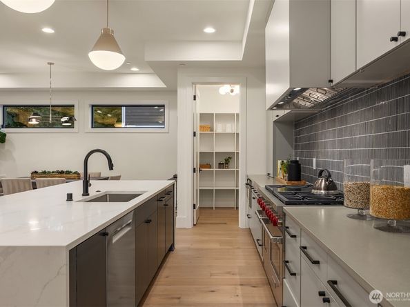 627 155th Avenue SE, Bellevue WA 98007