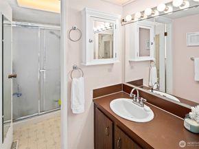 19611 30th Avenue NE, Shoreline WA 98155