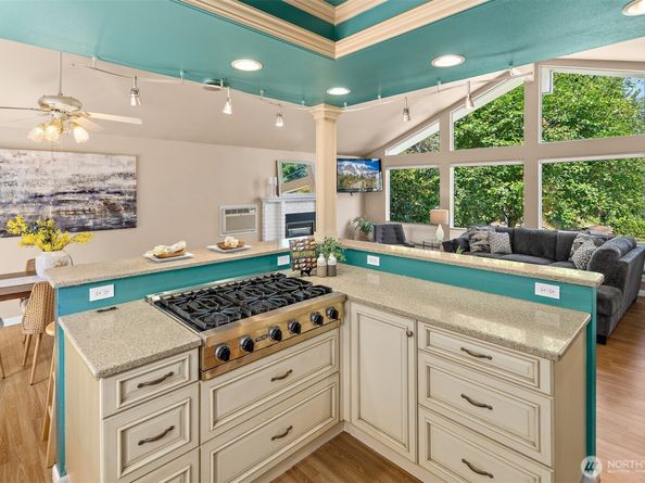 19611 30th Avenue NE, Shoreline WA 98155