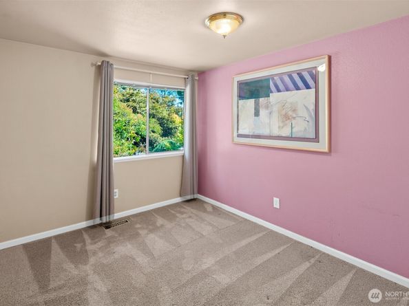 19611 30th Avenue NE, Shoreline WA 98155