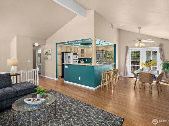 19611 30th Avenue NE, Shoreline WA 98155