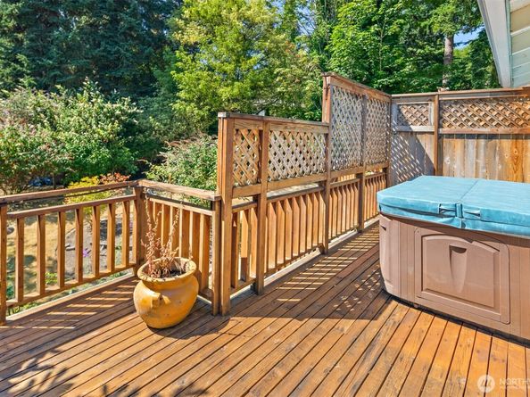 19611 30th Avenue NE, Shoreline WA 98155