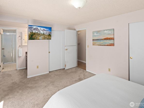 19611 30th Avenue NE, Shoreline WA 98155