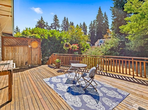 19611 30th Avenue NE, Shoreline WA 98155