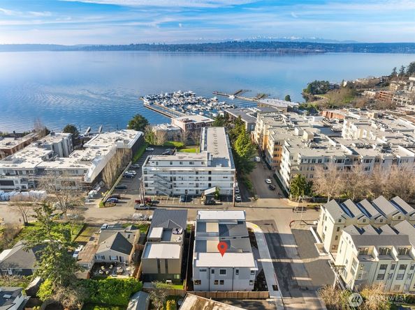 207 2nd Avenue S, Kirkland WA 98033