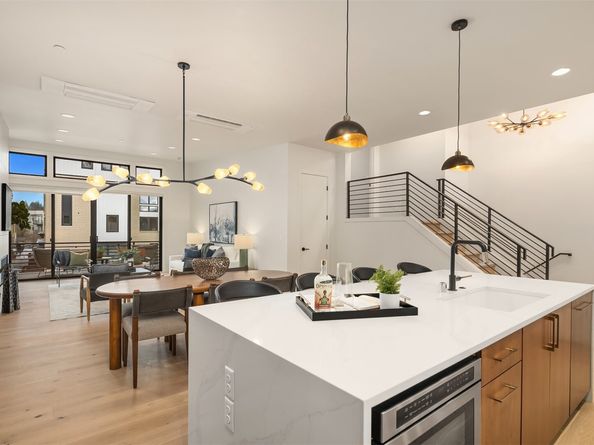 207 2nd Avenue S, Kirkland WA 98033