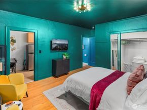 905 NE 43rd Avenue 110, Seattle WA 98105