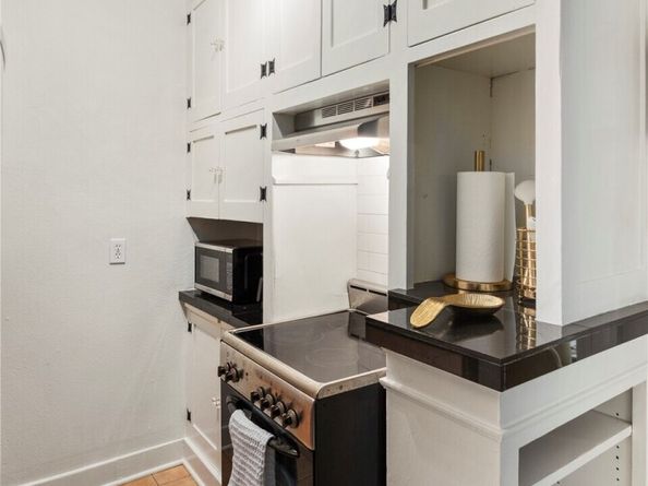 905 NE 43rd Avenue 110, Seattle WA 98105