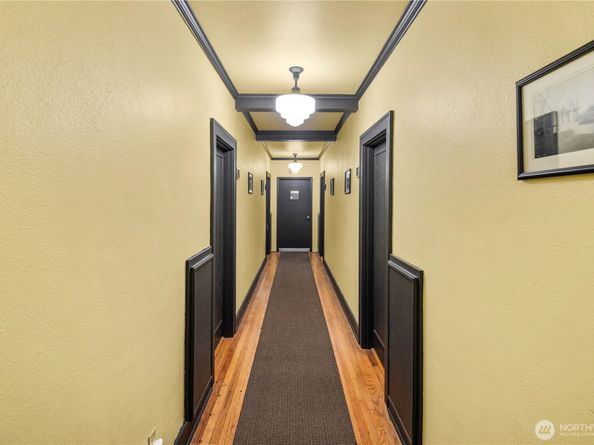 905 NE 43rd Avenue 110, Seattle WA 98105