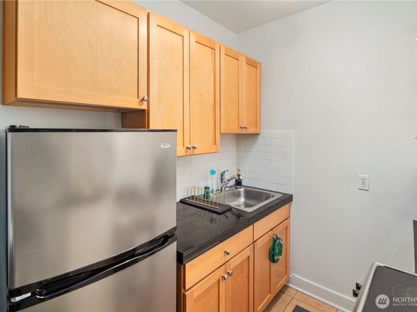 905 NE 43rd Avenue 110, Seattle WA 98105