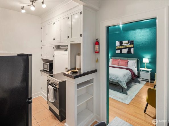 905 NE 43rd Avenue 110, Seattle WA 98105