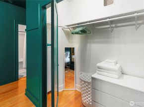 905 NE 43rd Avenue 110, Seattle WA 98105