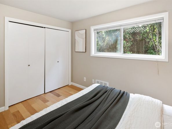 1016 6th Avenue N 102, Seattle WA 98109