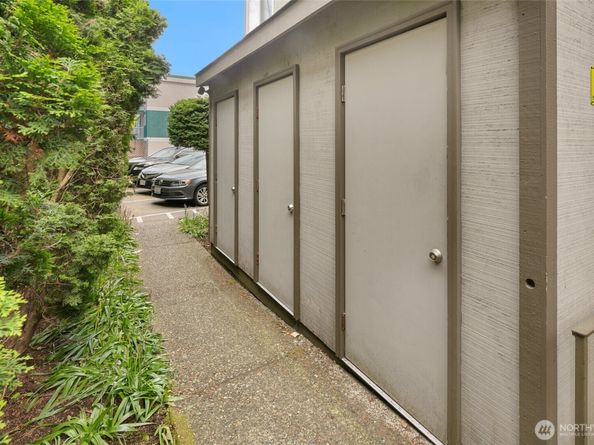 1016 6th Avenue N 102, Seattle WA 98109