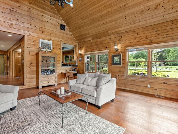 5410 SW 244th Street, Vashon WA 98070