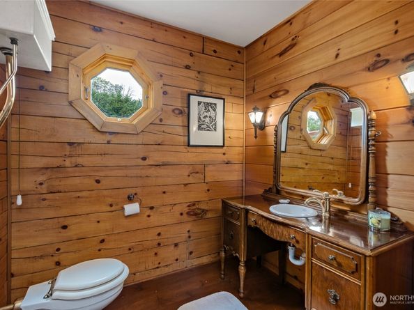 5410 SW 244th Street, Vashon WA 98070