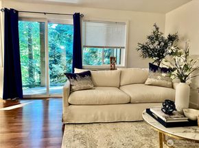 11054 NE 33rd Place B1, Bellevue WA 98004