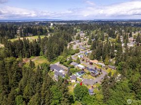 22508 W 51 st Ave, Mountlake Terrace WA 98043