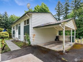 22508 W 51 st Ave, Mountlake Terrace WA 98043