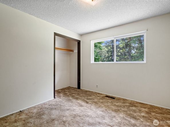 22508 W 51 st Ave, Mountlake Terrace WA 98043