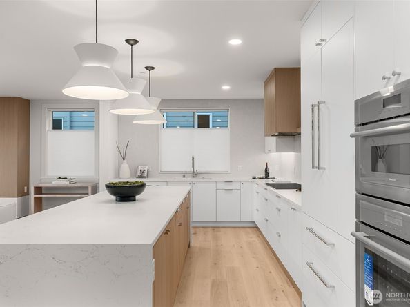 238 4th Avenue 101, Kirkland WA 98033
