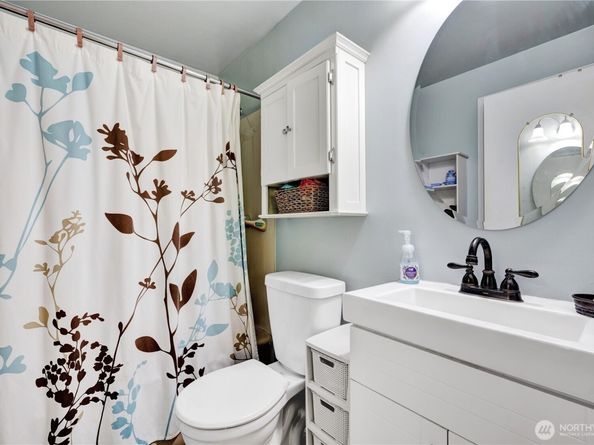 10208 28th Avenue SW, Seattle WA 98146