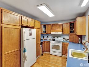 10208 28th Avenue SW, Seattle WA 98146