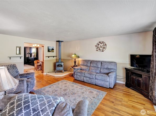 10208 28th Avenue SW, Seattle WA 98146