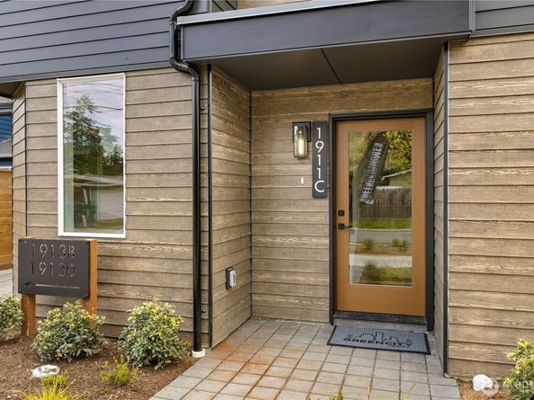 1911 C N 120th Street, Seattle WA 98133
