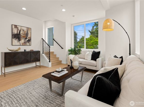 1911 C N 120th Street, Seattle WA 98133