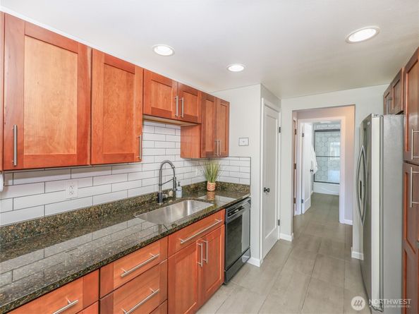 1250 Taylor Avenue N 205, Seattle WA 98109