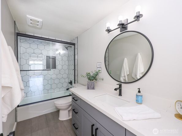 1250 Taylor Avenue N 205, Seattle WA 98109