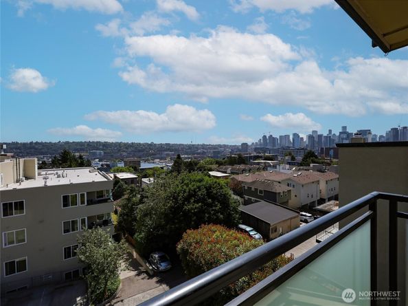 1250 Taylor Avenue N 205, Seattle WA 98109
