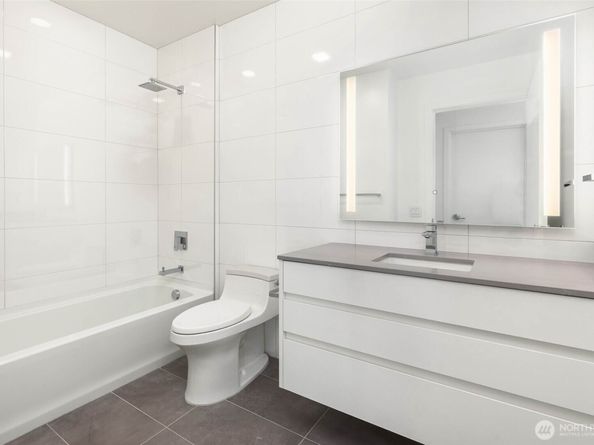 10232 NE 10th Street 1015, Bellevue WA 98004