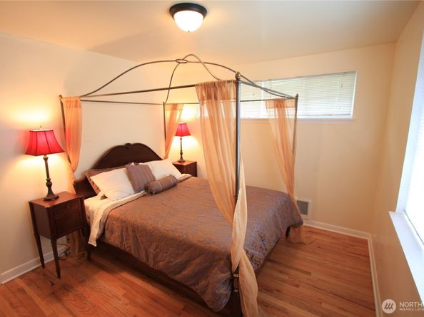 2726 NE 75th Street, Seattle WA 98115