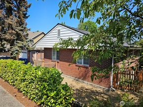 2726 NE 75th Street, Seattle WA 98115