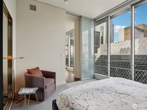 909 5th Avenue 1001, Seattle WA 98164