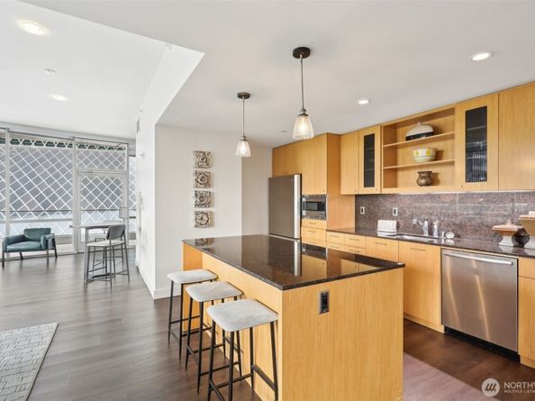909 5th Avenue 1001, Seattle WA 98164