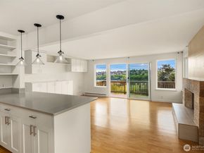 2552 14th Avenue W 301, Seattle WA 98119