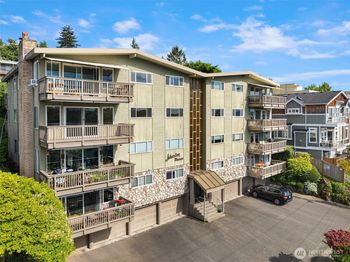 2552 14th Avenue W
