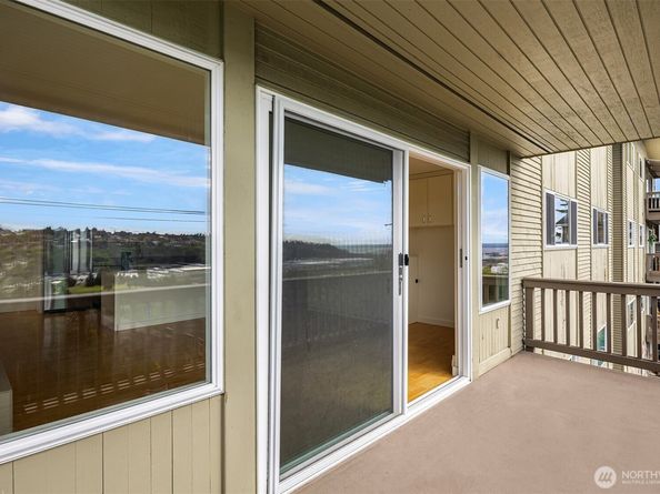2552 14th Avenue W 301, Seattle WA 98119