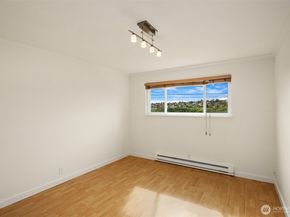 2552 14th Avenue W 301, Seattle WA 98119