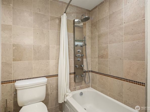 2552 14th Avenue W 301, Seattle WA 98119