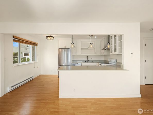 2552 14th Avenue W 301, Seattle WA 98119