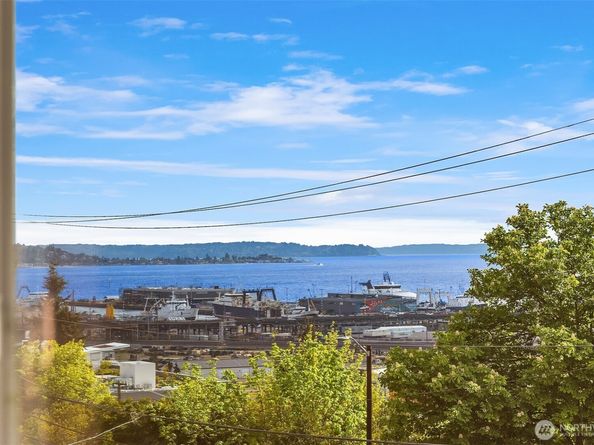 2552 14th Avenue W 301, Seattle WA 98119