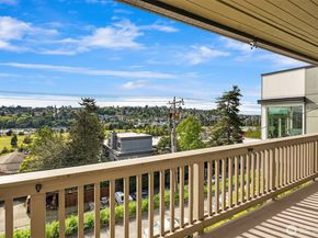 2552 14th Avenue W 301, Seattle WA 98119