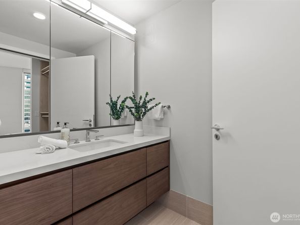 121 Stewart Street 2807, Seattle WA 98101