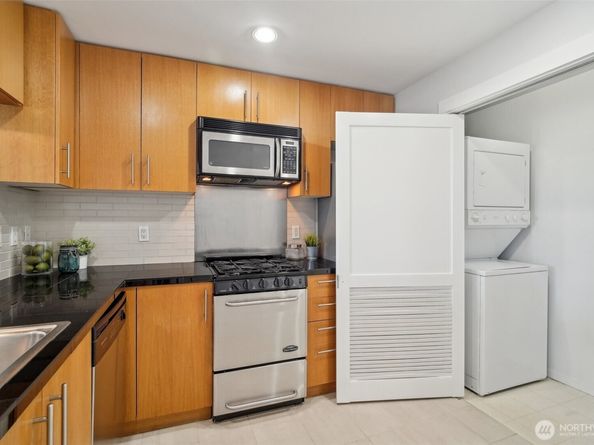 2721 1st Avenue 906, Seattle WA 98121